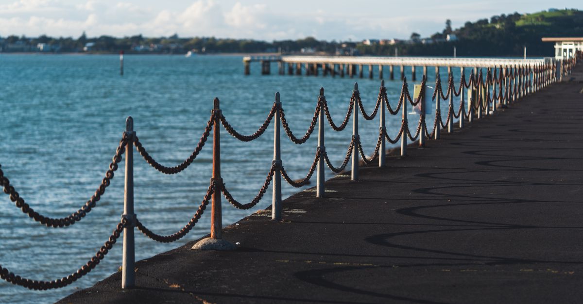 Top Mistakes to Avoid with Pool Fencing Regulations